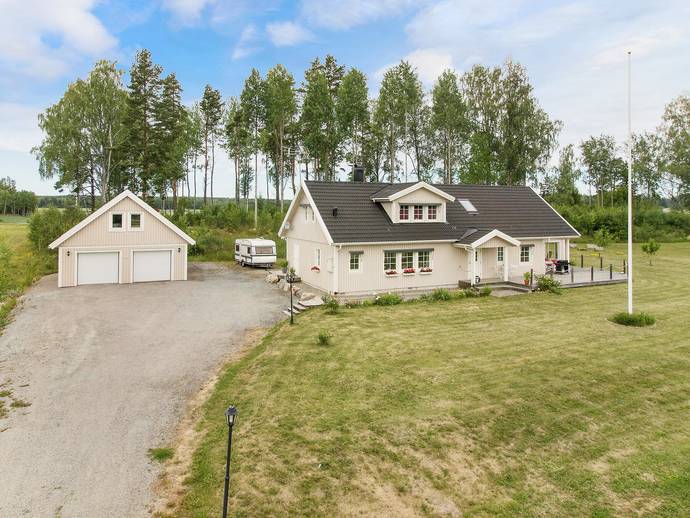 7 rok · 185 m² · Assar Janssons väg 21