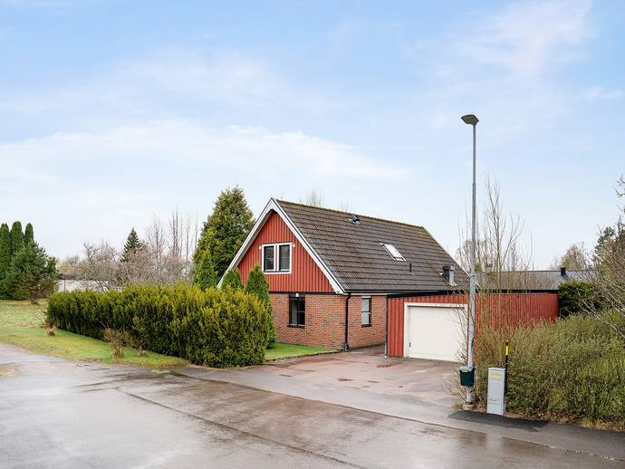 6 rok · 141 m² · Orrvägen 24