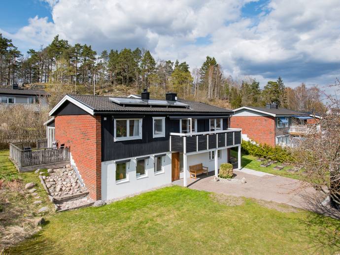6 rok · 131 m² · Hallegårdsvägen 11