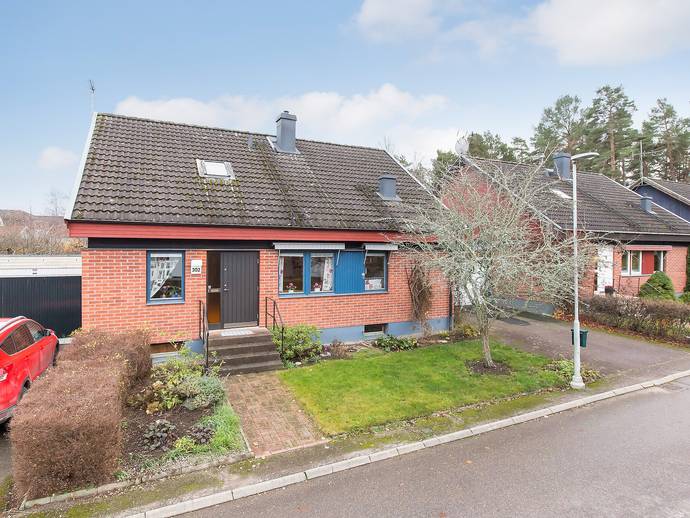 9 rok · 190 m² · Kvinnebyvägen 302