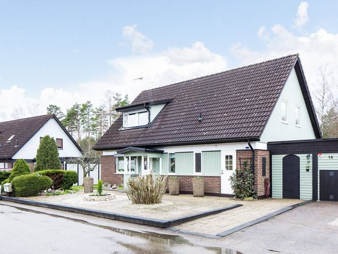 6 rok · 142 m² · Snickarvägen 14