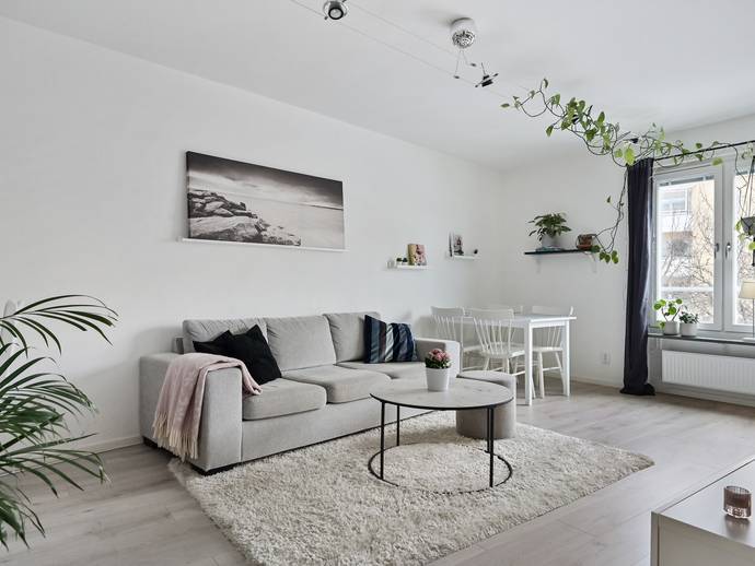 2 rok · 48,5 m² · Tornslingan 18
