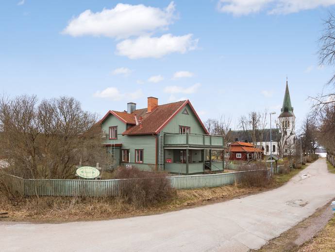 8 rok · Kisavägen 12