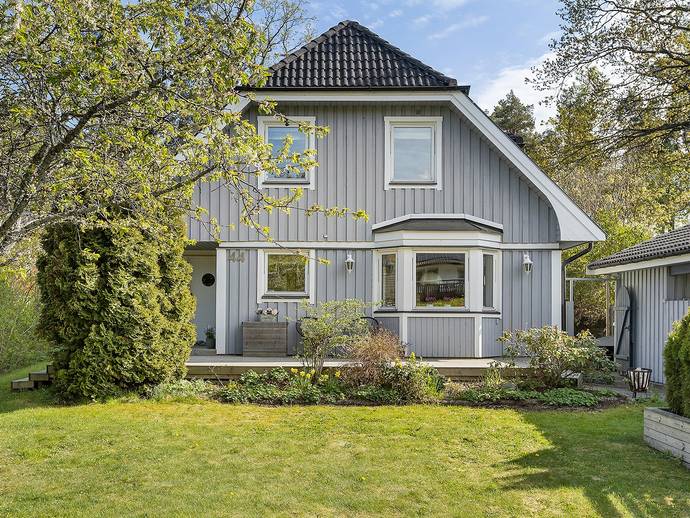 6 rok · 160 m² · Hjortängsvägen 44