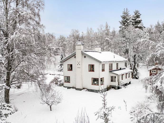 10 rok · 330 m² · Svensvägen 19