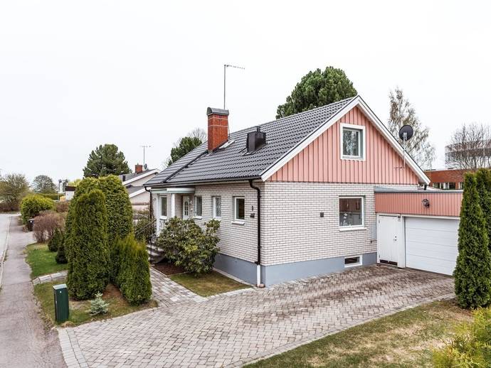 5 rok · 129 m² · Slingergatan 9