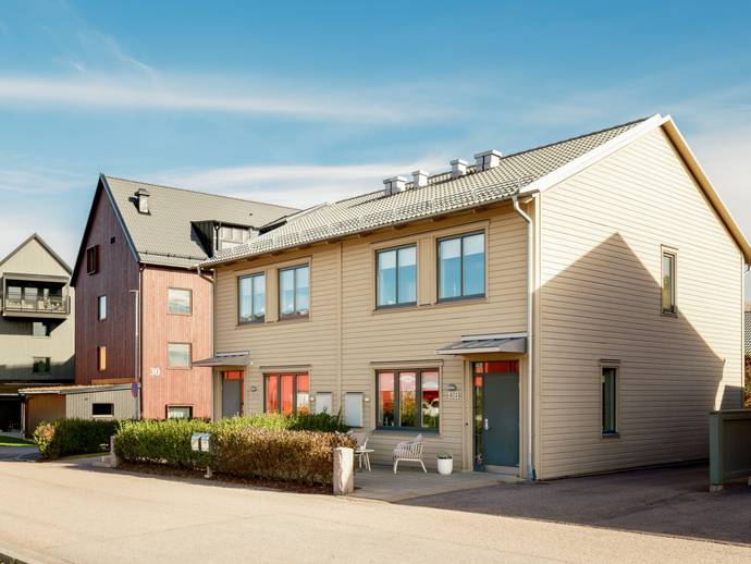 4 rok · 105 m² · Adelas väg 13B