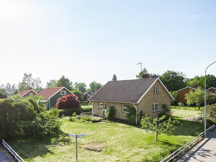 105 m² · Idrottsvägen 3, Furuby