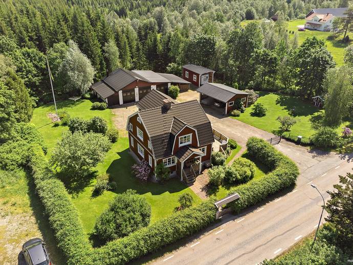 6 rok · 176 m² · Komskälet 103