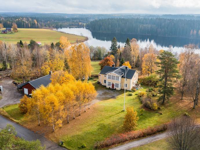 9 rok · 320 m² · Hässjö 404