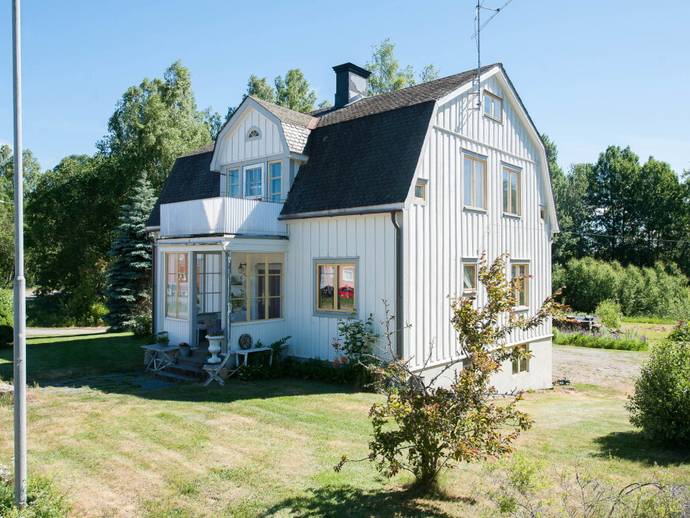 6 rok · 182 m² · Lokavägen 3
