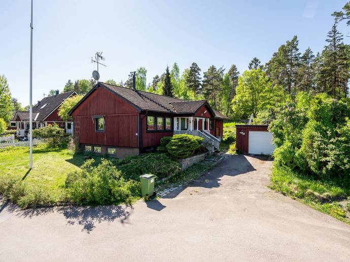 5 rok · 111 m² · Storfamnsvägen 14