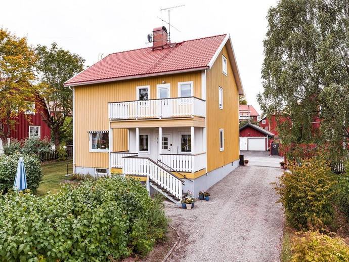 7 rok · 243 m² · Bagges väg 7