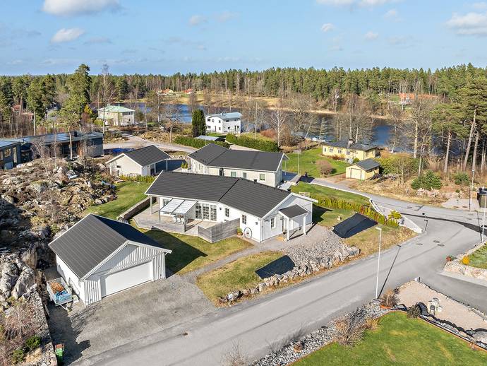 6 rok · 158 m² · Kaveldunsvägen 3
