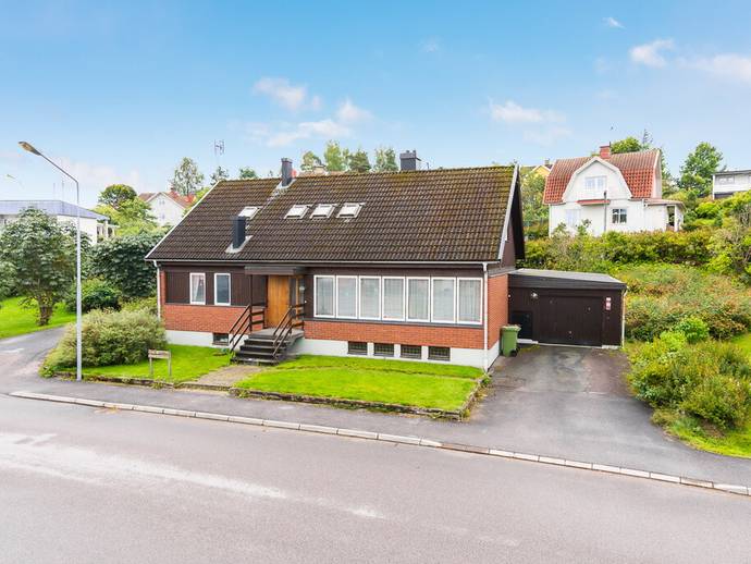 8 rok · 174 m² · Skolgatan 11