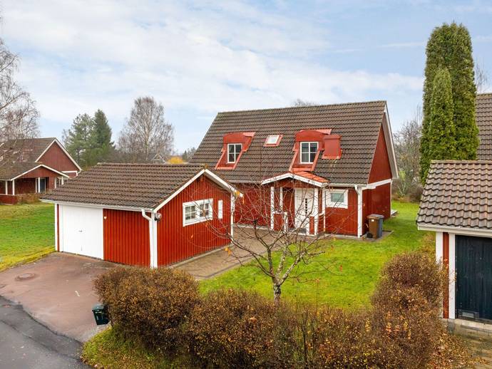 5 rok · 122 m² · Falkvägen 10