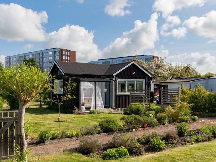 1 rok · 43 m² · S:t Olovs vång gång 8, Stuga nr 14