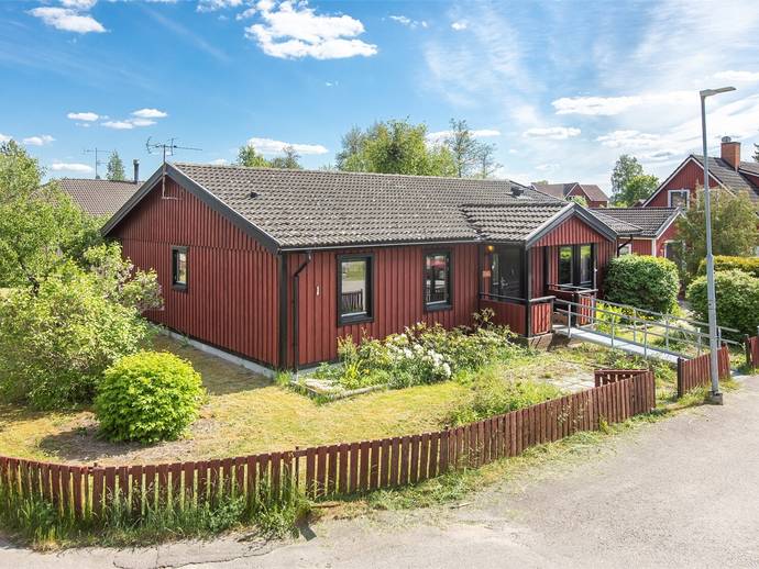 4 rok · 126 m² · Österbyvägen 1
