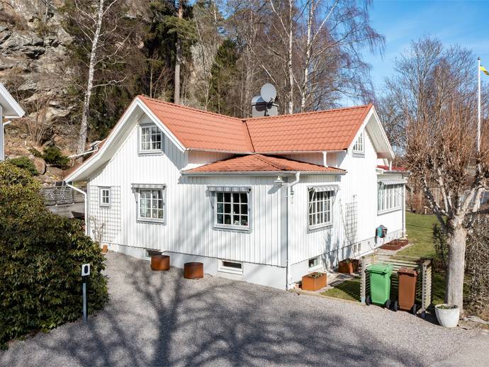 4 rok · 110 m² · Grottstugan - Lyckornavägen 62
