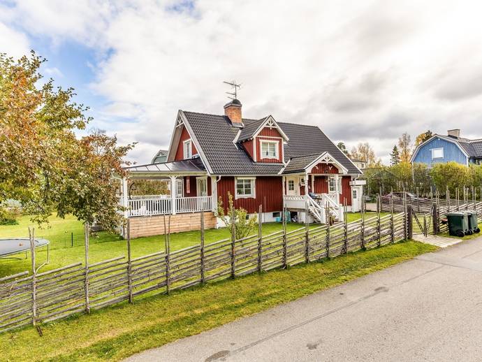 7 rok · 144 m² · Barrstigen 3