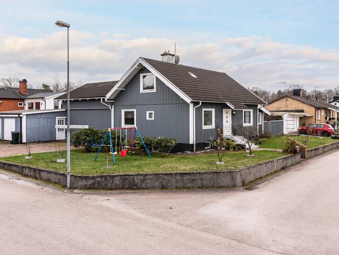 5 rok · 150 m² · Skolkatrinas väg 18