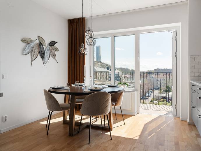 4 rok · 94 m² · Trollhasselgatan 6