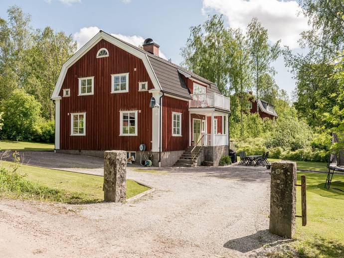 7 rok · 200 m² · Avelsbol Solliden 1