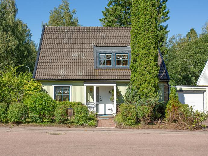 6 rok · 138 m² · Erks väg 1