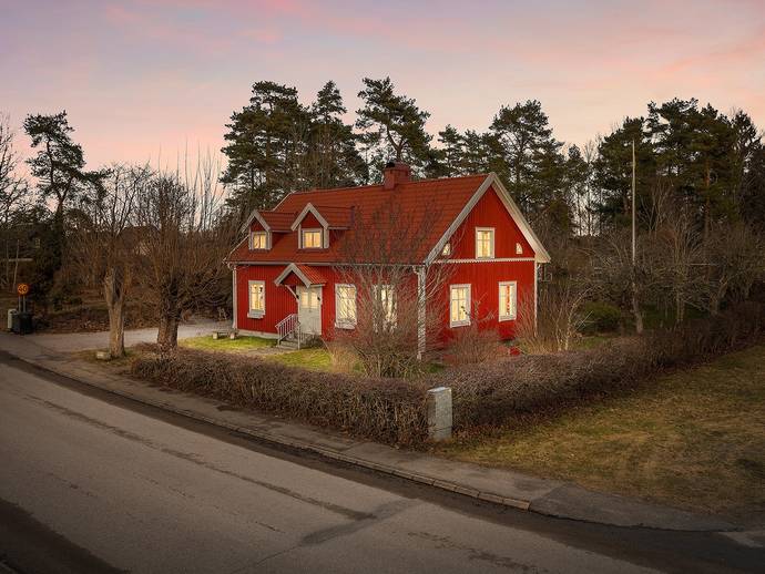 7 rok · 145 m² · Gamla vägen 15