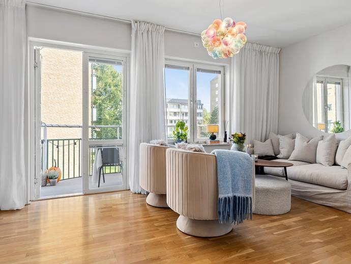 2 rok · 52,7 m² · Hagagatan 17