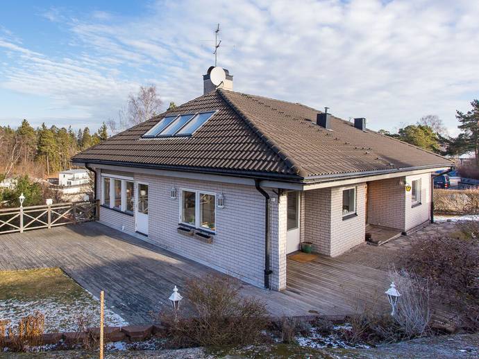 9 rok · 190 m² · Mimersvägen 7