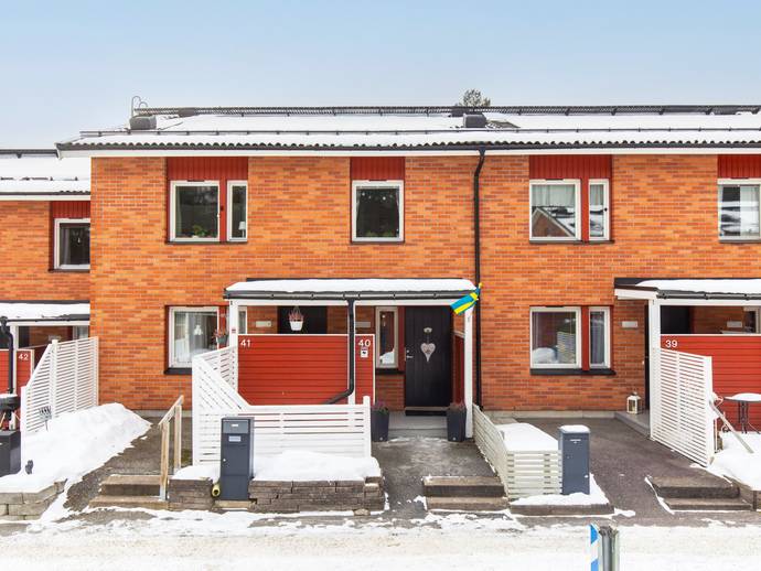 3 rok · 85 m² · Högstadieplan 40