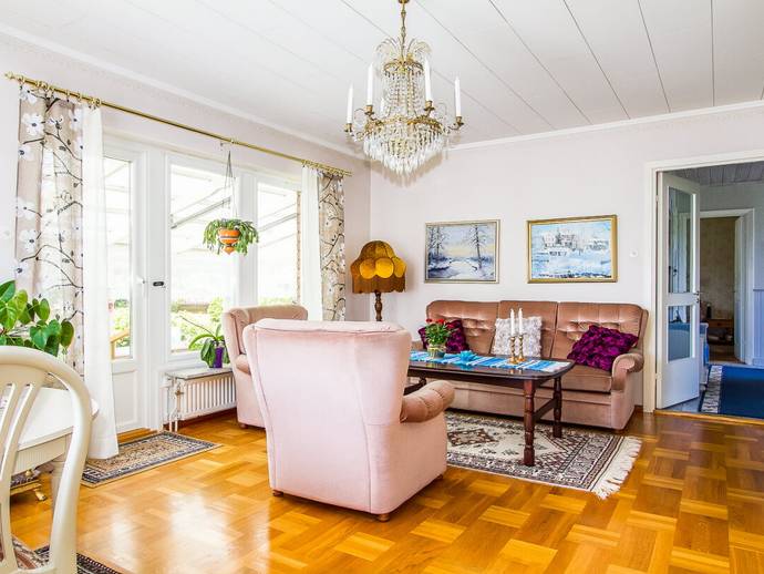 6 rok · 87 m² · Stråvägen 6