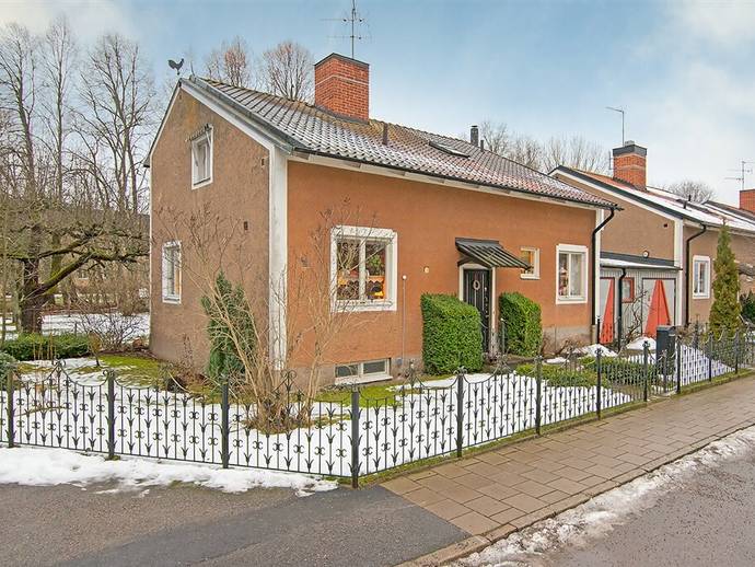7 rok · 142 m² · Kindagatan 2