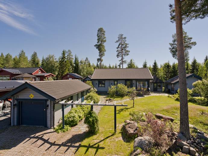 98,7 m² · Boviksbadet 15