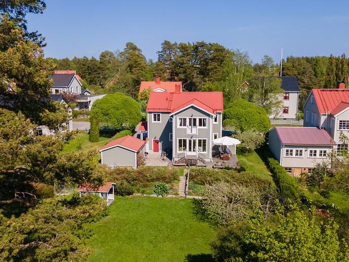 8 rok · 186 m² · Sofiehemsvägen 30