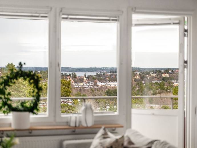 3,5 rok · 77,8 m² · Ljuskärrsvägen 73, 1tr