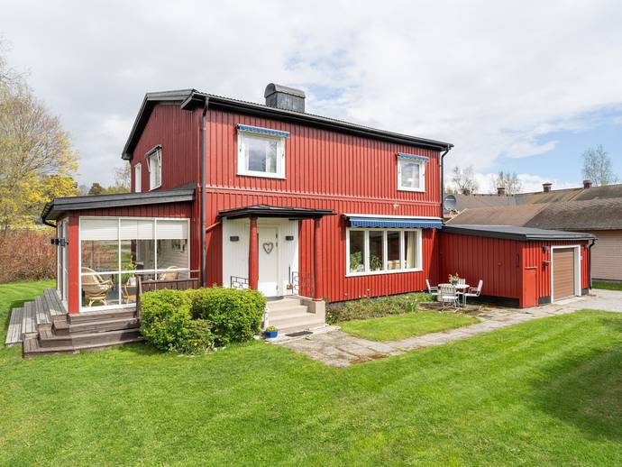 4 rok · 156 m² · Åkerivägen 2