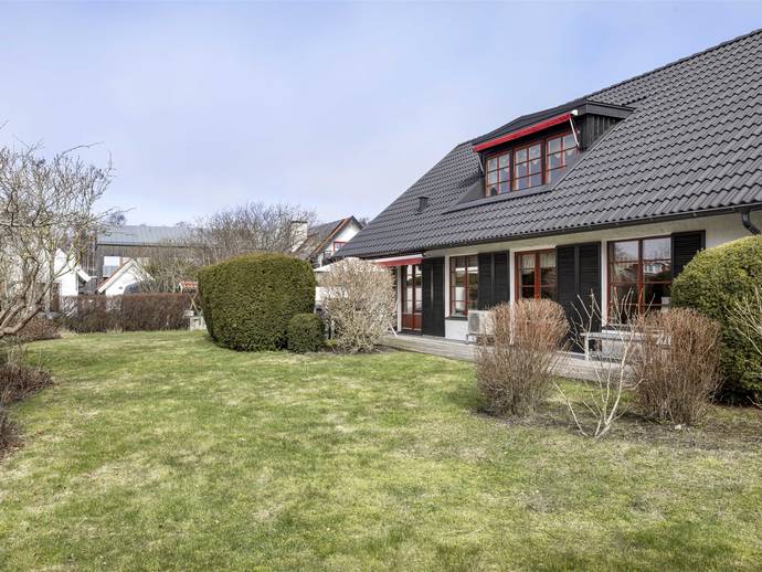 6 rok · 163 m² · Bogränd 4