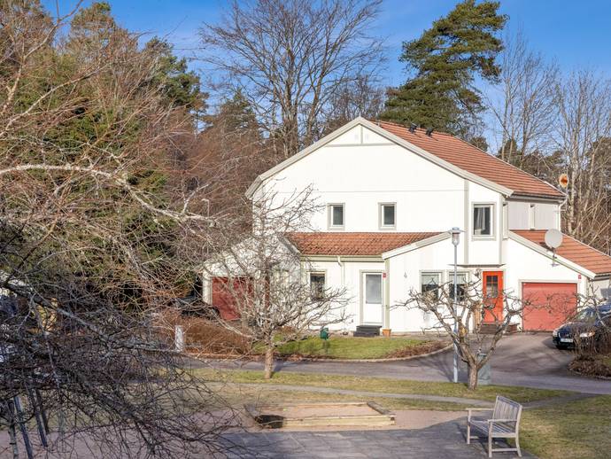 4 rok · 109 m² · Körsbärsvägen 4