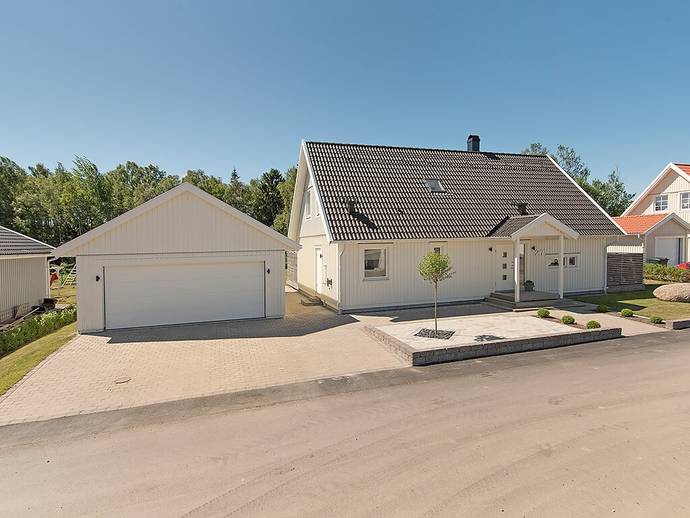 6 rok · 157 m² · Kvarnfallsvägen 27