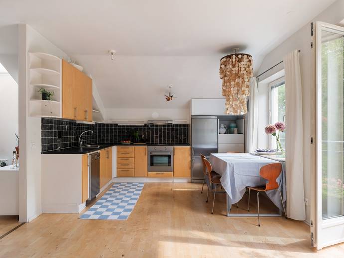 2 rok · 64 m² · Helgdagsvägen 15