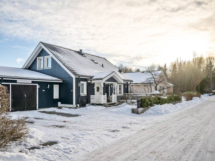 6 rok · 157 m² · Hugins väg 6