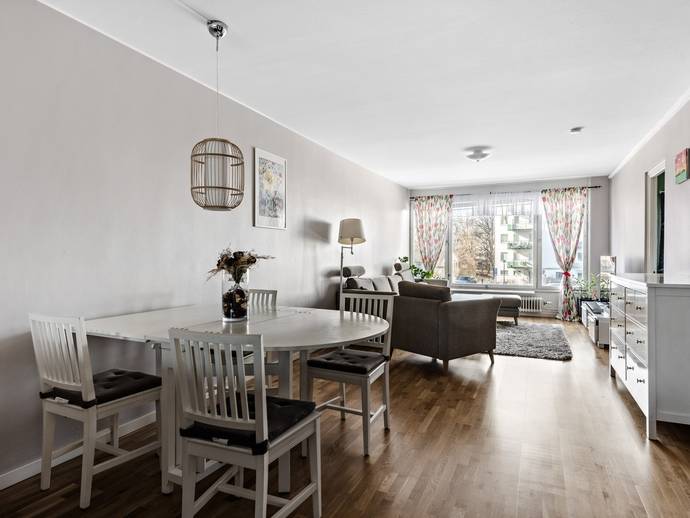 3 rok · 79 m² · Molkomsbacken 13
