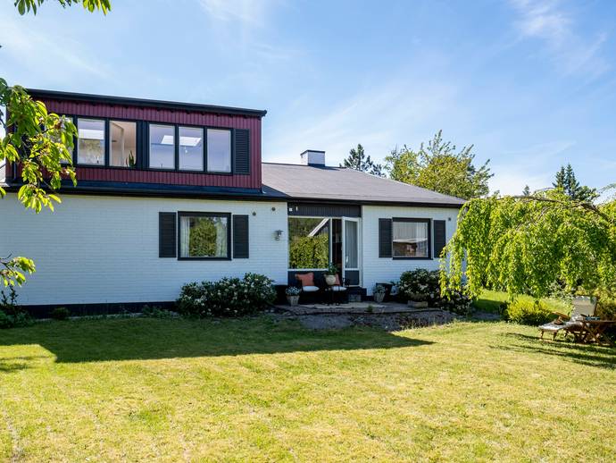 8 rok · 161 m² · Körsbärsvägen 10
