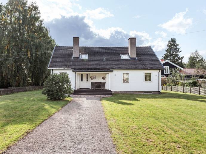 6 rok · 203 m² · Fläckvägen 3