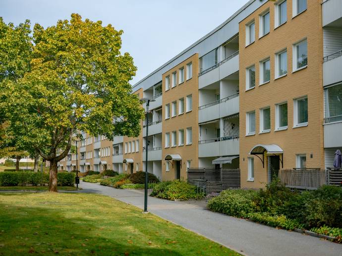 3 rok · 77 m² · Husarvägen 12