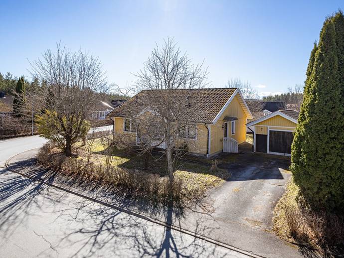 3 rok · 104 m² · Skogsviolgatan 2