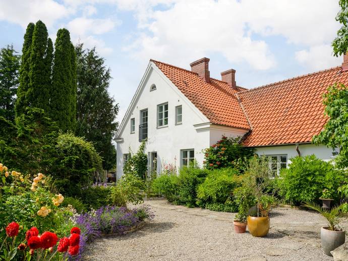 9 rok · 256 m² · Hässleberga 641
