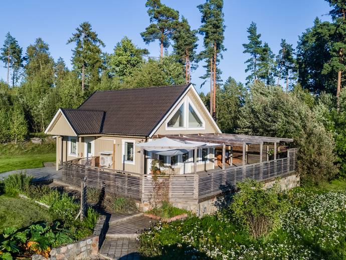3 rok · 75 m² · Bromby 8